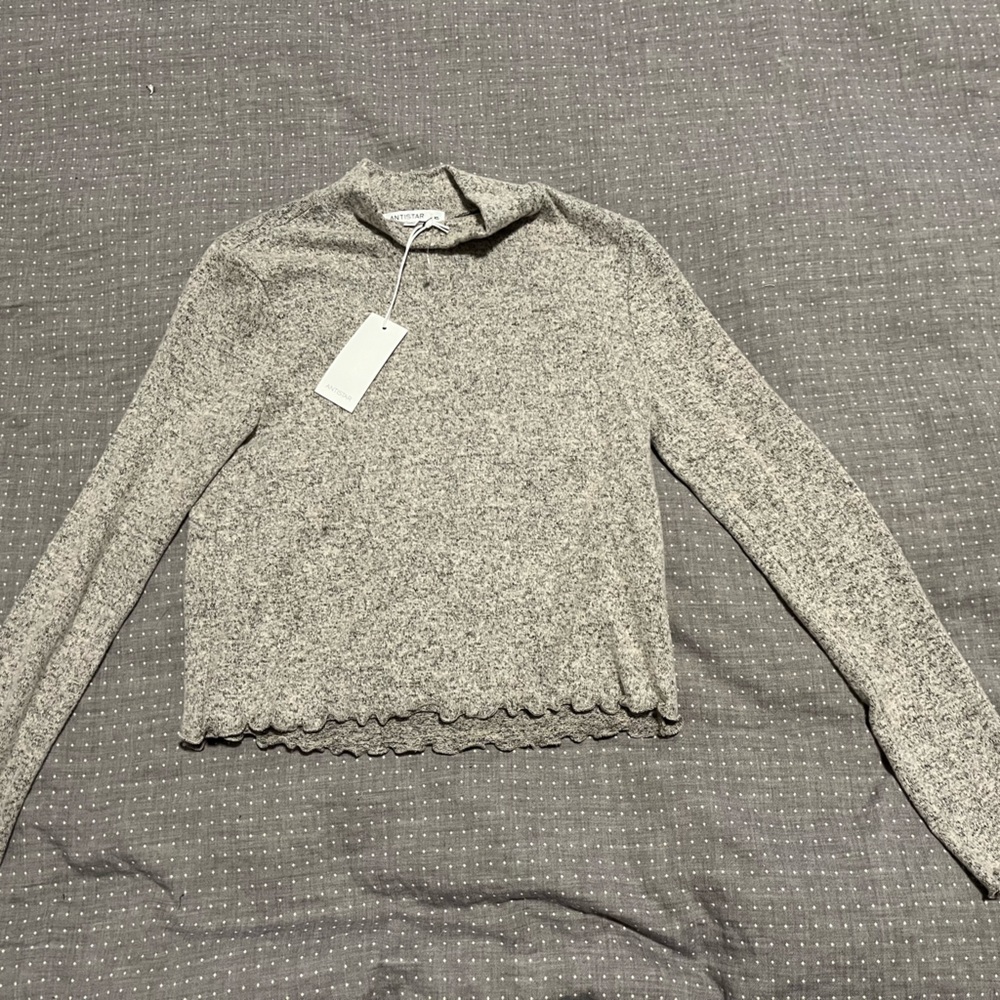 Antistar cropped gray sweater